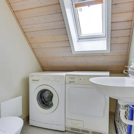 Tamia - 100m To The Fjord By Interhome